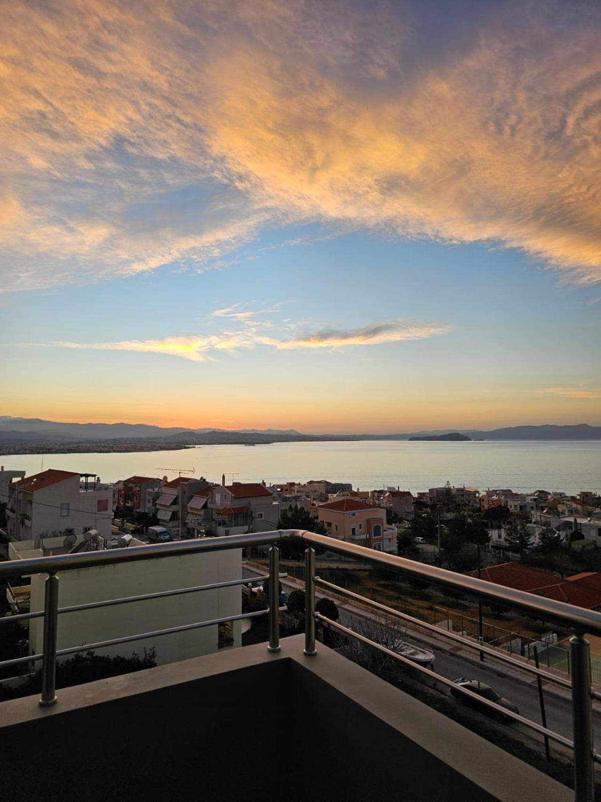 Overview Chania With Sea View And Amazing Sunset Apartament